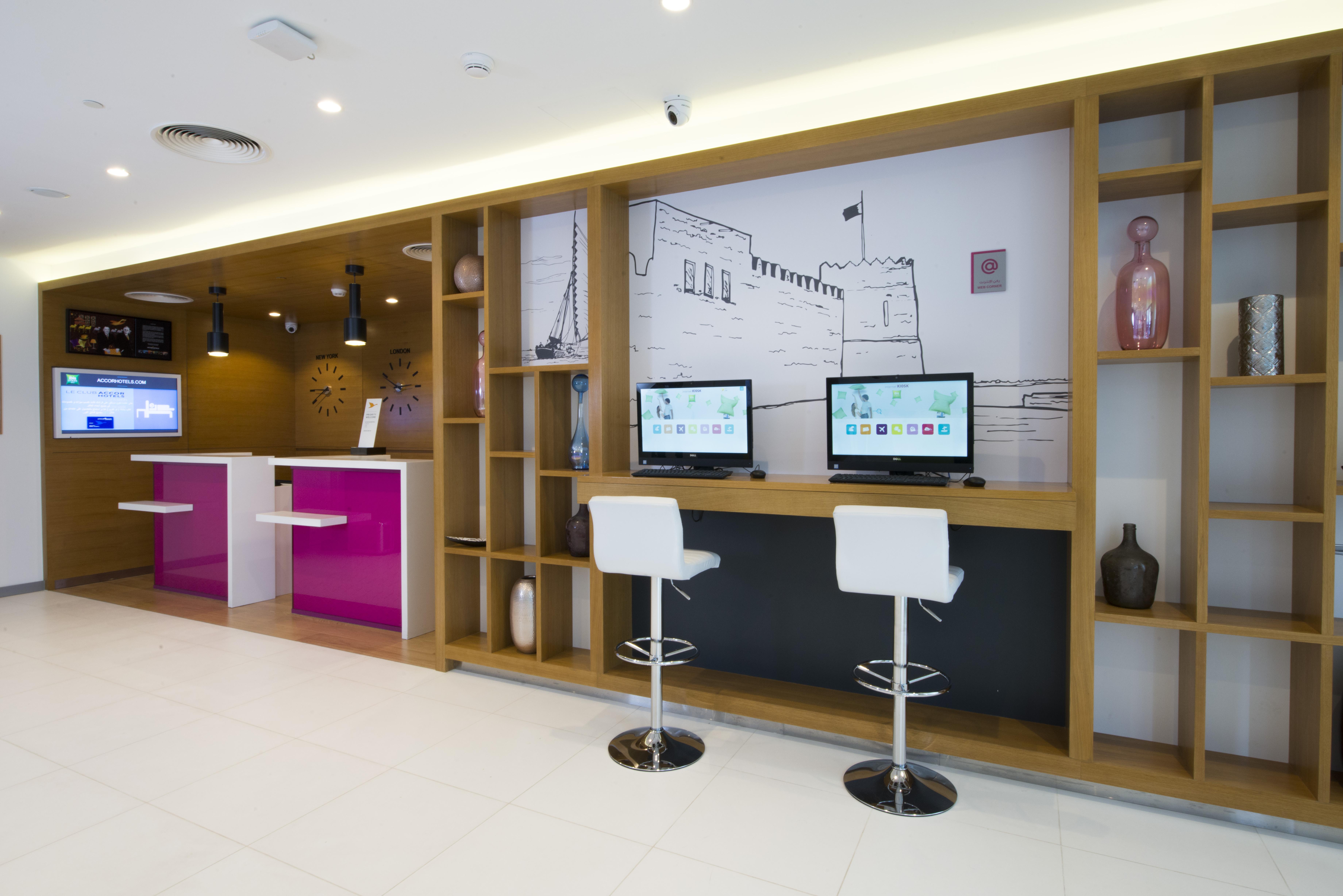 Готель Ibis Styles Manama Diplomatic Area Екстер'єр фото
