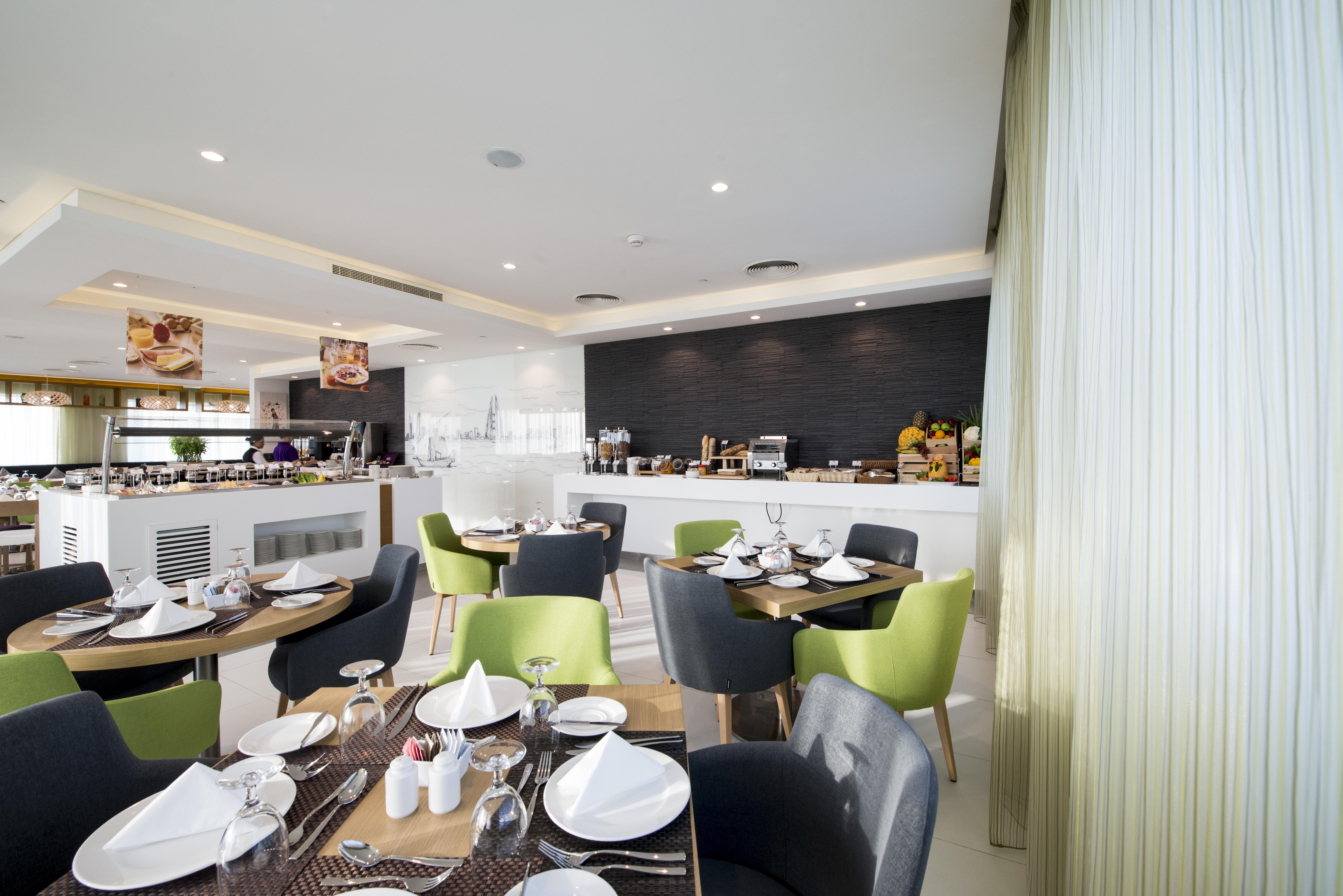 Готель Ibis Styles Manama Diplomatic Area Екстер'єр фото