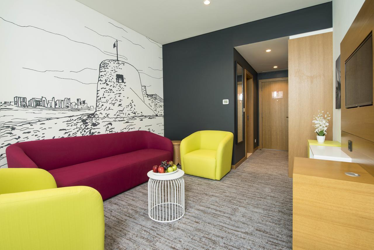 Готель Ibis Styles Manama Diplomatic Area Екстер'єр фото