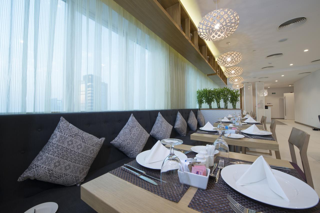 Готель Ibis Styles Manama Diplomatic Area Екстер'єр фото
