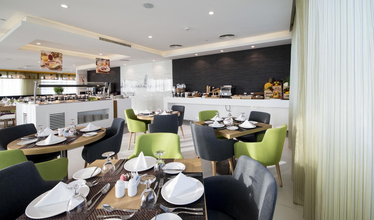 Готель Ibis Styles Manama Diplomatic Area Екстер'єр фото